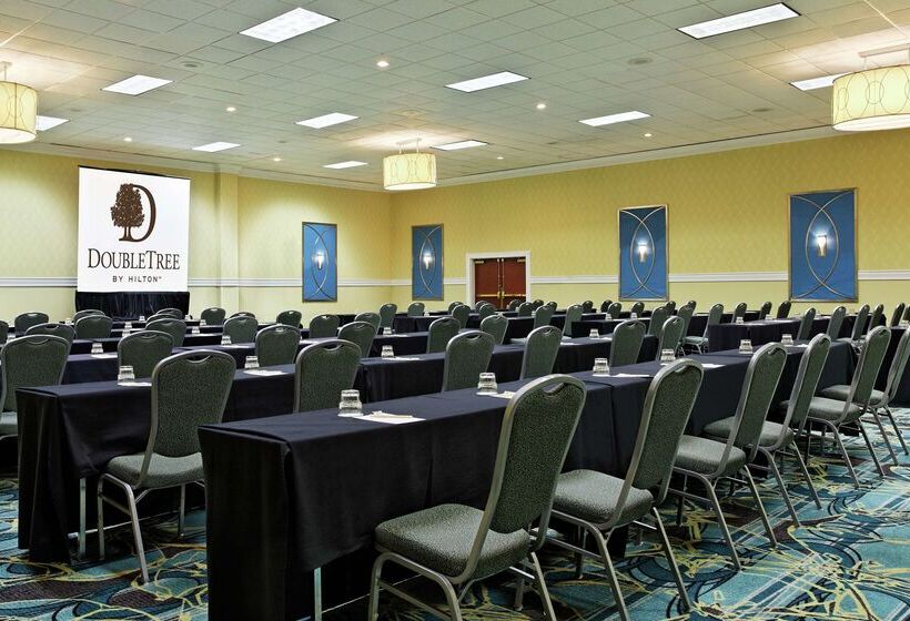 هتل Doubletree By Hilton Richmond Midlothian