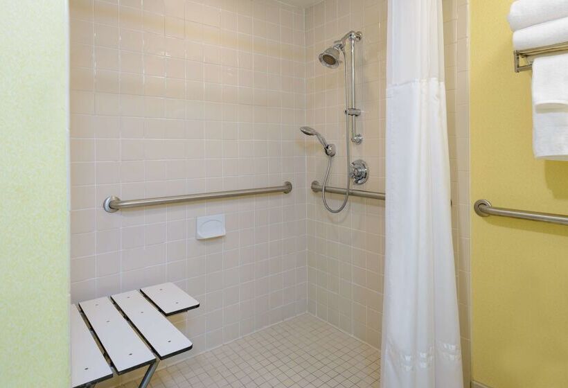 هتل Doubletree By Hilton Richmond Midlothian