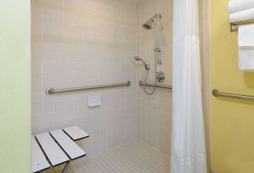 هتل Doubletree By Hilton Richmond Midlothian