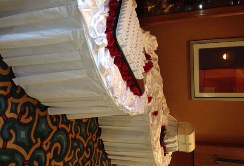 Отель Doubletree By Hilton Rochester