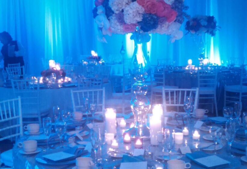 هتل Doubletree By Hilton Rochester