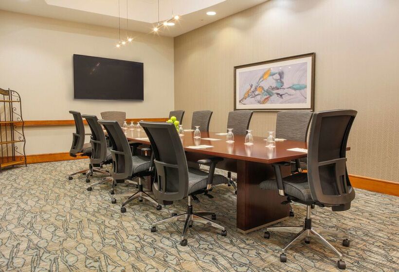 Отель Doubletree By Hilton Rochester