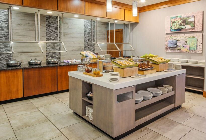 Отель Doubletree By Hilton Rochester