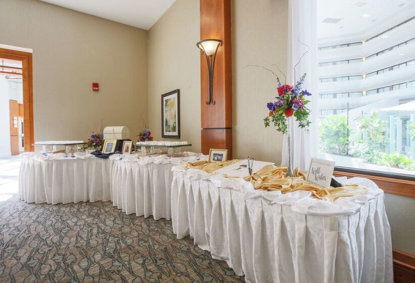 Отель Doubletree By Hilton Rochester