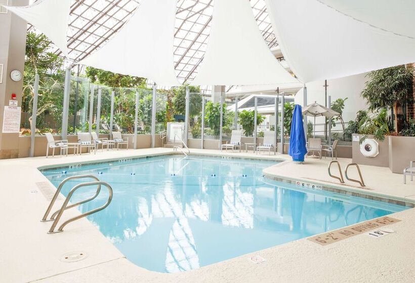 Отель Doubletree By Hilton Rochester