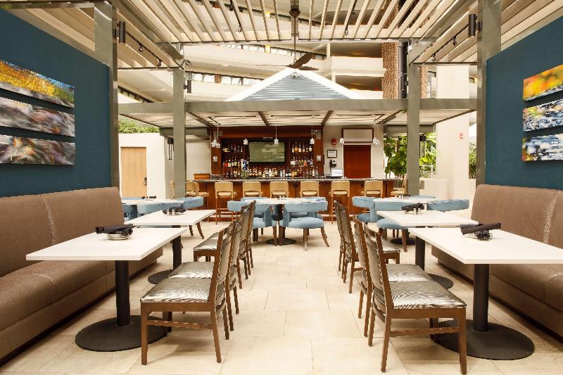 Отель Doubletree By Hilton Rochester