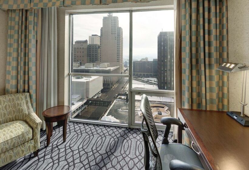 Doubletree By Hilton Hotel St. Paul Downtown