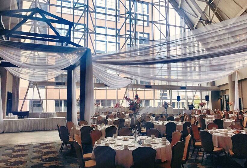 Doubletree By Hilton Hotel St. Paul Downtown