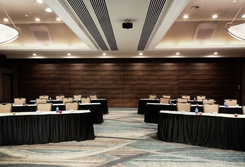 בית מלון כפרי Doubletree By Hilton Monrovia Pasadena Area