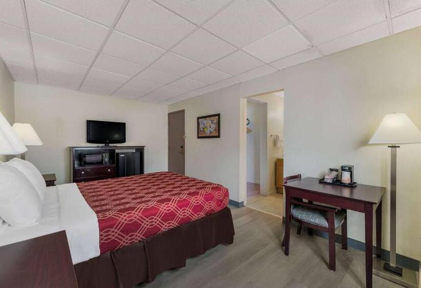 בית מלון כפרי Baymont By Wyndham Iron Mountain