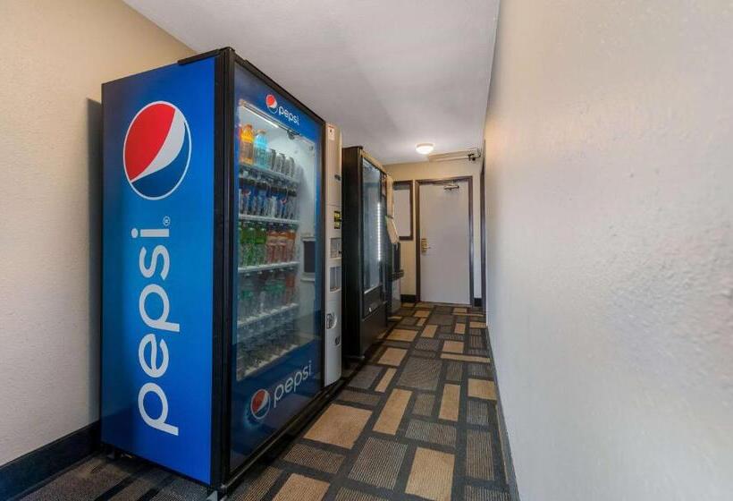 בית מלון כפרי Baymont By Wyndham Iron Mountain