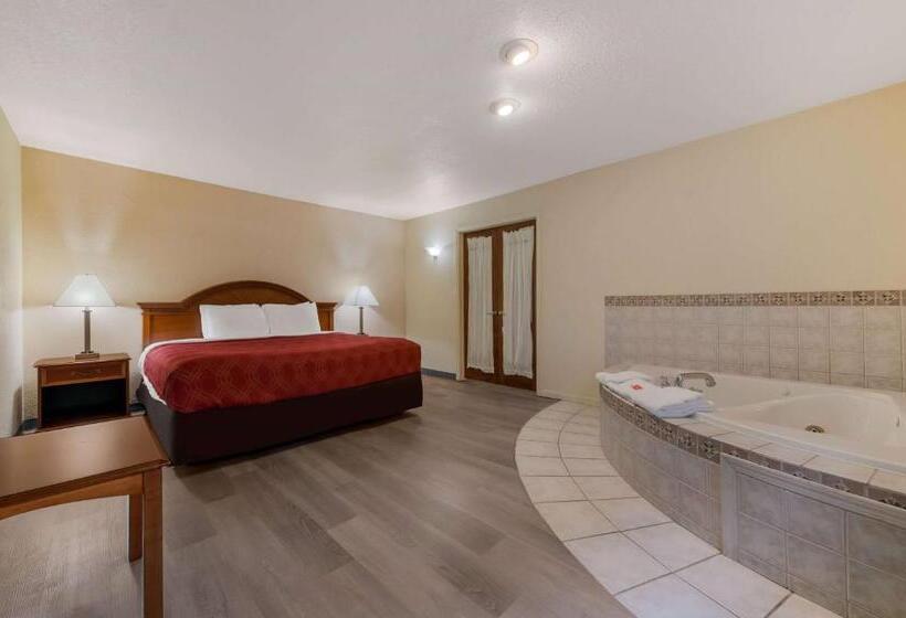 فندق Baymont By Wyndham Iron Mountain