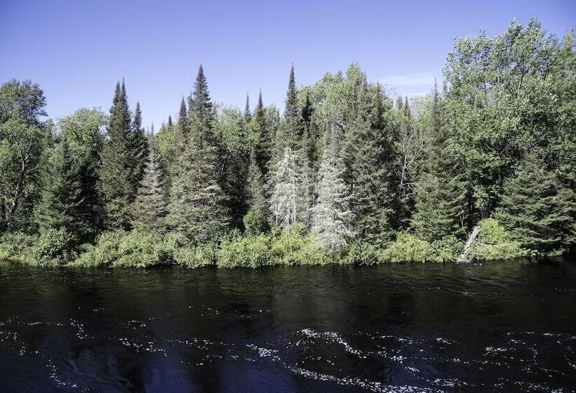 בית מלון כפרי Baymont By Wyndham Iron Mountain