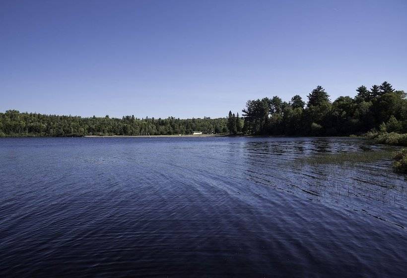 בית מלון כפרי Baymont By Wyndham Iron Mountain