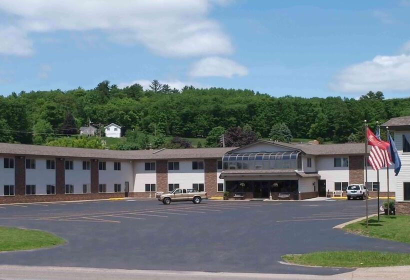 فندق Baymont By Wyndham Iron Mountain