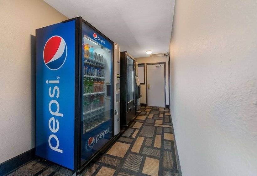 בית מלון כפרי Baymont By Wyndham Iron Mountain