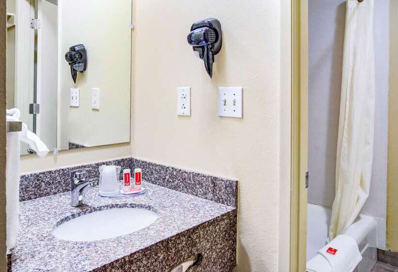 Отель Econo Lodge