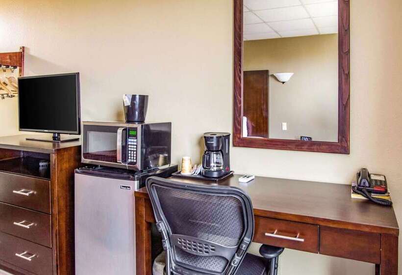 Отель Econo Lodge