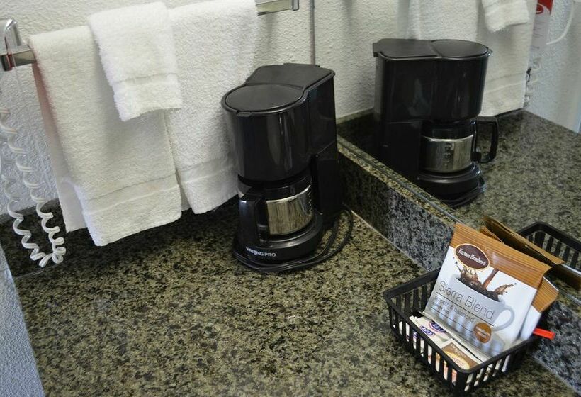 ホテル Econo Lodge Inn & Suites Spokane