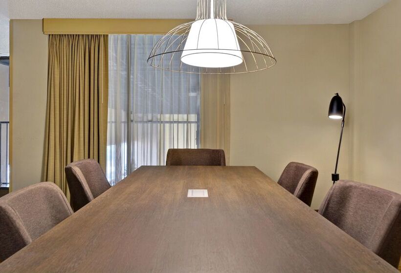 Embassy Suites Hotel Winston Salem