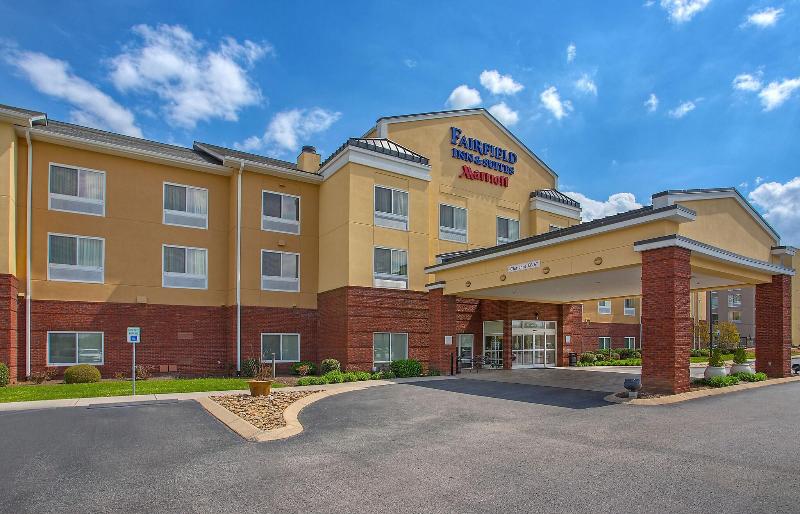 בית מלון כפרי Fairfield Inn & Suites Cookeville