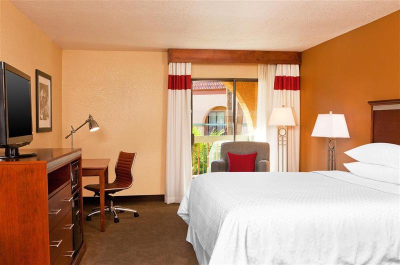 هتل Four Points By Sheraton Tucson Airport