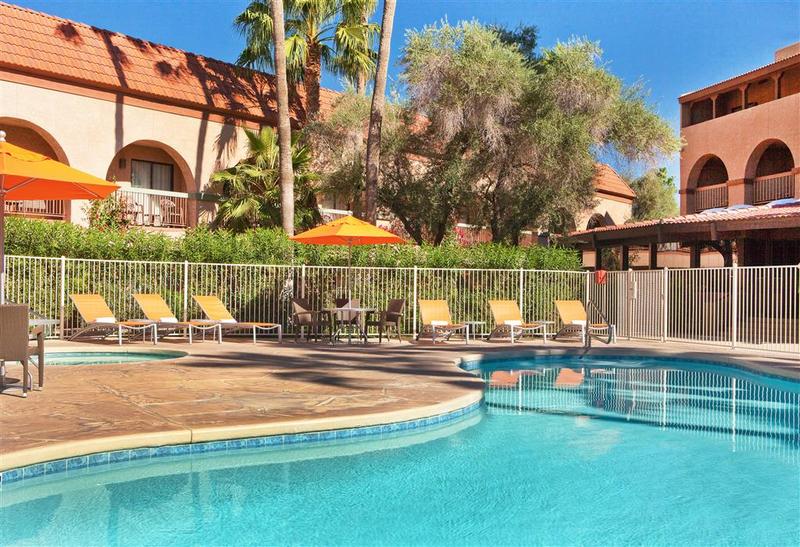 هتل Four Points By Sheraton Tucson Airport