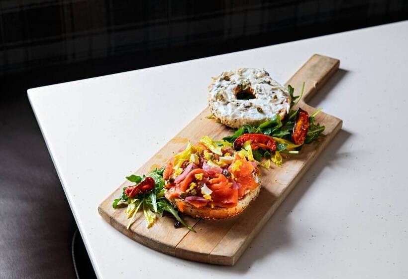 هتل Four Points By Sheraton Tucson Airport