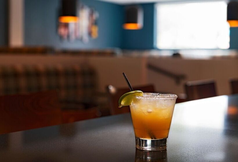 ホテル Four Points By Sheraton Tucson Airport