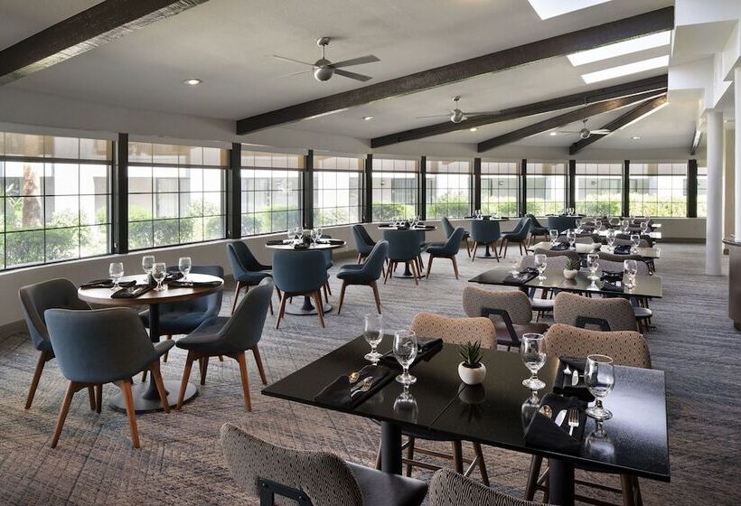 هتل Four Points By Sheraton Tucson Airport