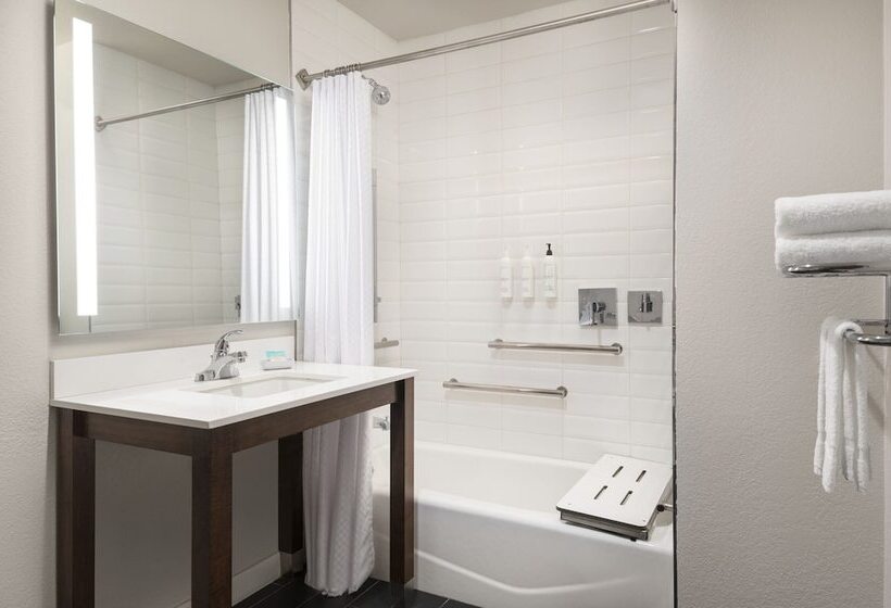 هتل Four Points By Sheraton Tucson Airport