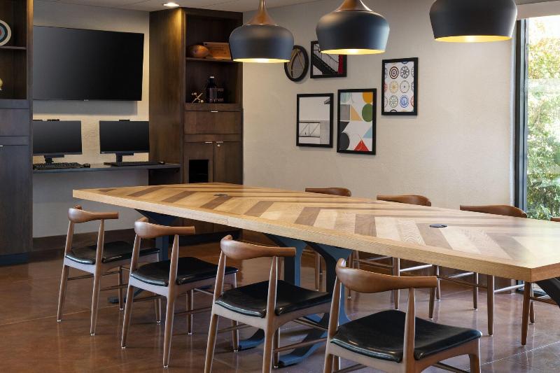 هتل Four Points By Sheraton Tucson Airport