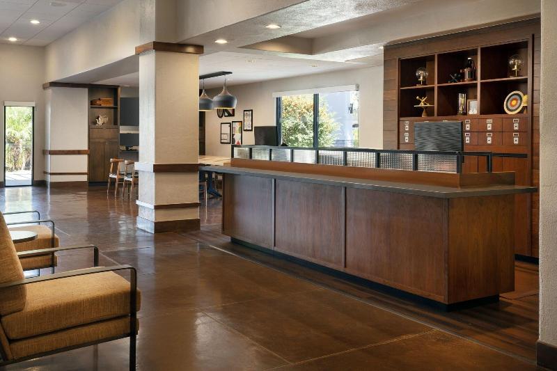 هتل Four Points By Sheraton Tucson Airport