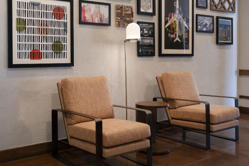 هتل Four Points By Sheraton Tucson Airport