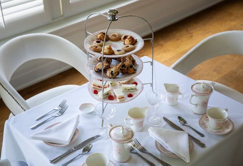 Отель Grand Galvez Resort, Autograph Collection