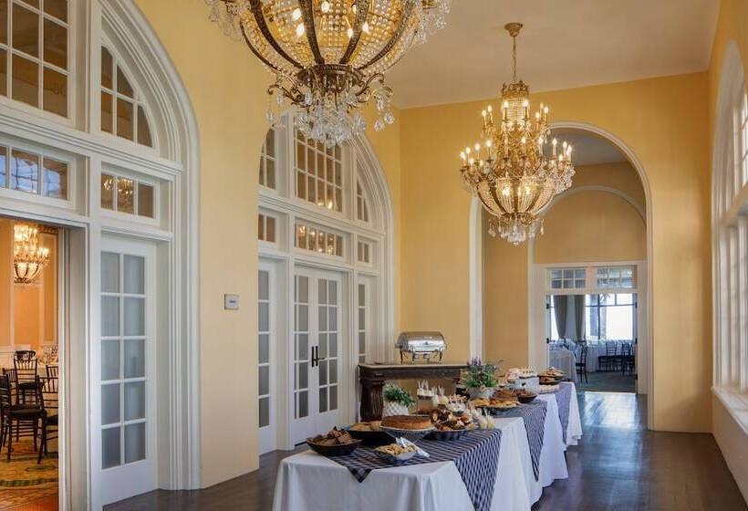 Отель Grand Galvez Resort, Autograph Collection