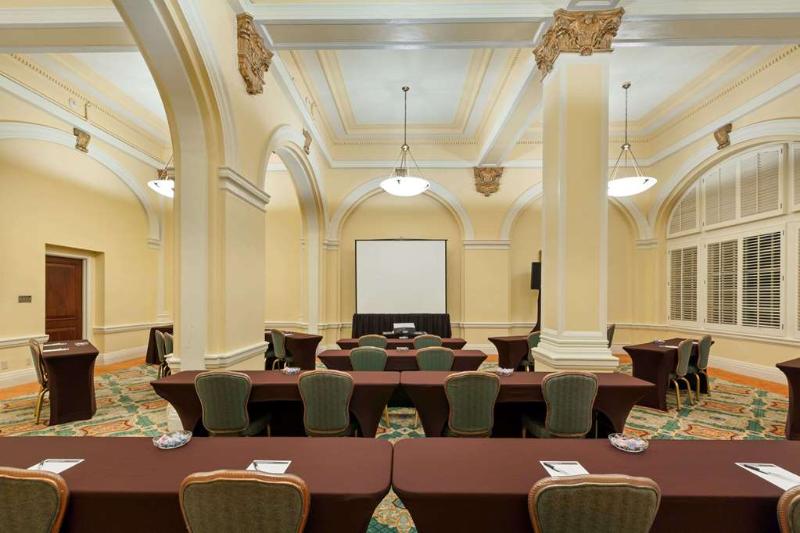 Отель Grand Galvez Resort, Autograph Collection