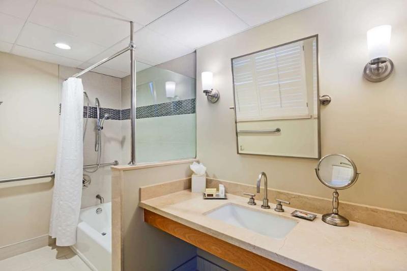 Отель Grand Galvez Resort, Autograph Collection