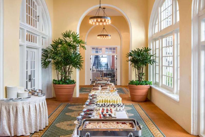 Отель Grand Galvez Resort, Autograph Collection