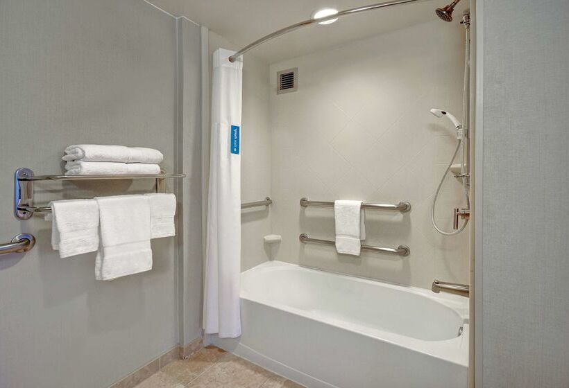 Отель Hampton Inn & Suites Alexandria Old Town Area South