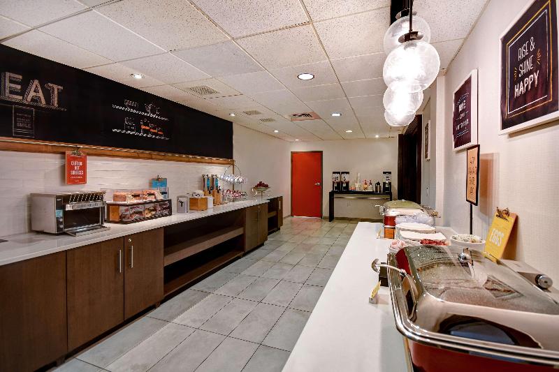 Отель Hampton Inn & Suites Alexandria Old Town Area South