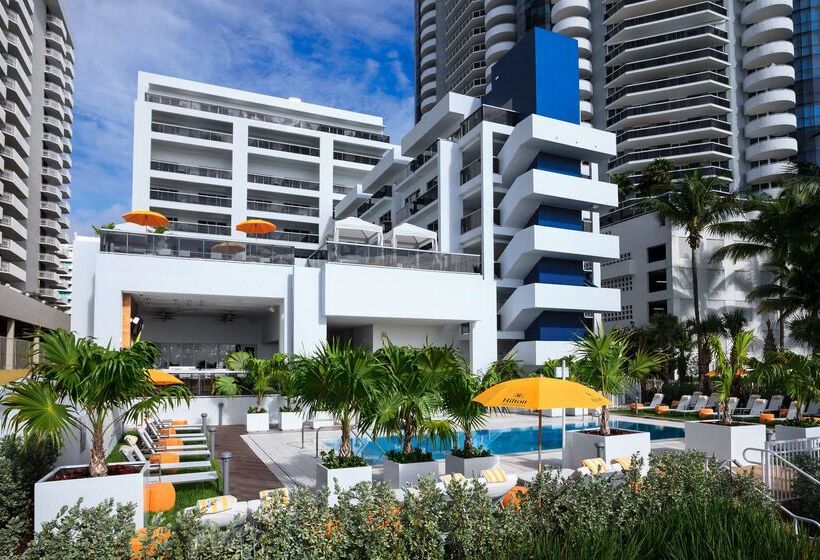 هتل Hilton Cabana Miami Beach Resort