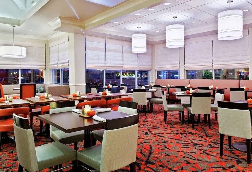 هتل Hilton Garden Inn Springfield, Il