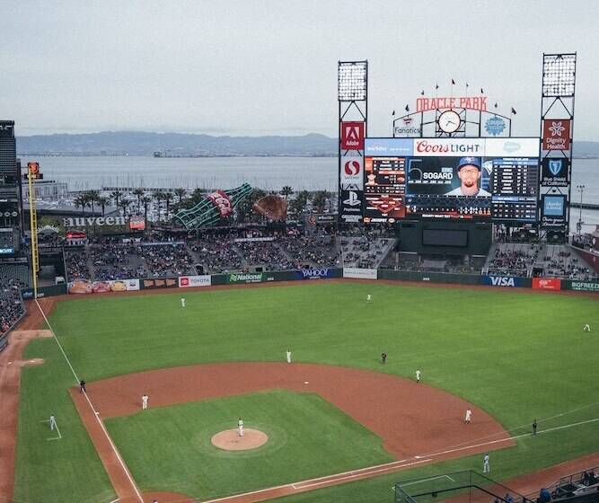 فندق Hilton San Francisco Financial District