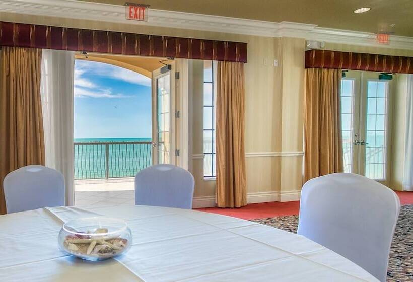 בית מלון כפרי Holiday Inn & Suites Clearwater Beach, An Ihg