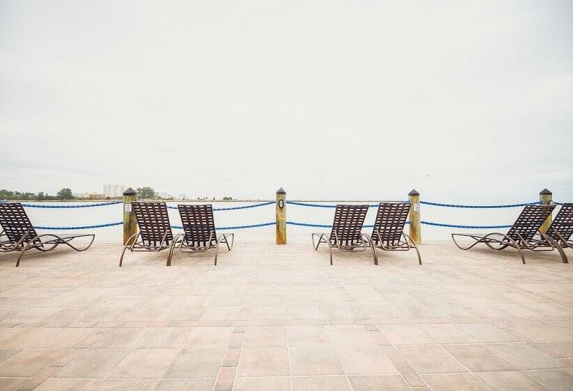 فندق Holiday Inn & Suites Clearwater Beach, An Ihg