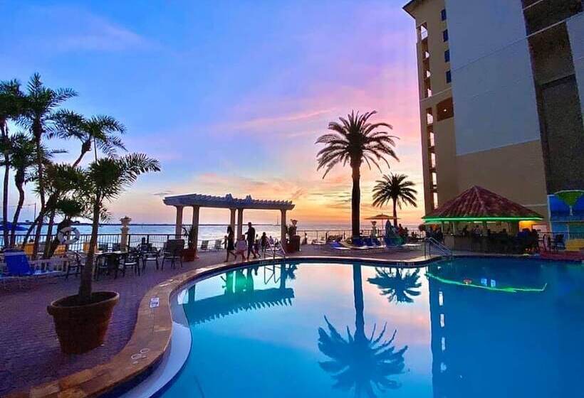 בית מלון כפרי Holiday Inn & Suites Clearwater Beach, An Ihg