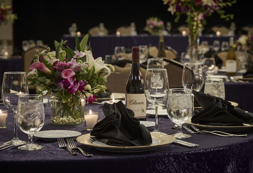 בית מלון כפרי Holiday Inn Alexandria At Carlyle, An Ihg