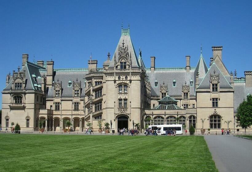 هتل Holiday Inn Asheville East Blue Ridge Pkwy, An Ihg