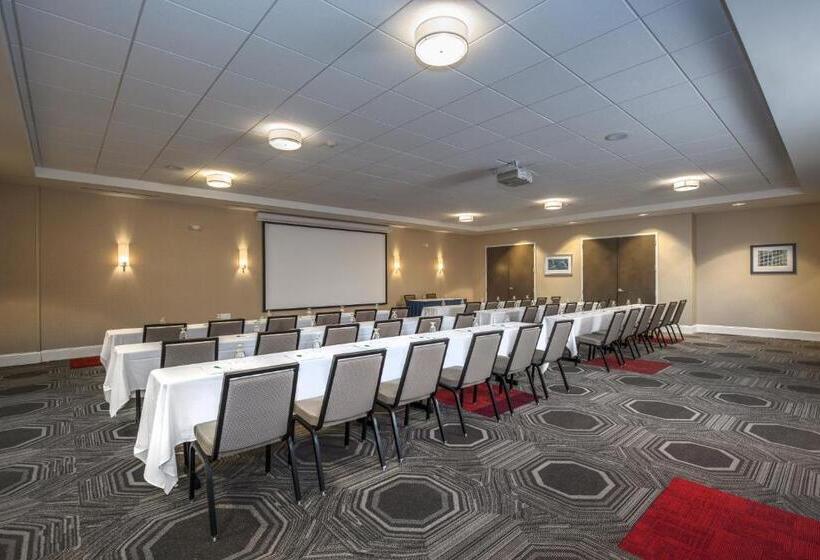 בית מלון כפרי Holiday Inn Charlotte Airport, An Ihg